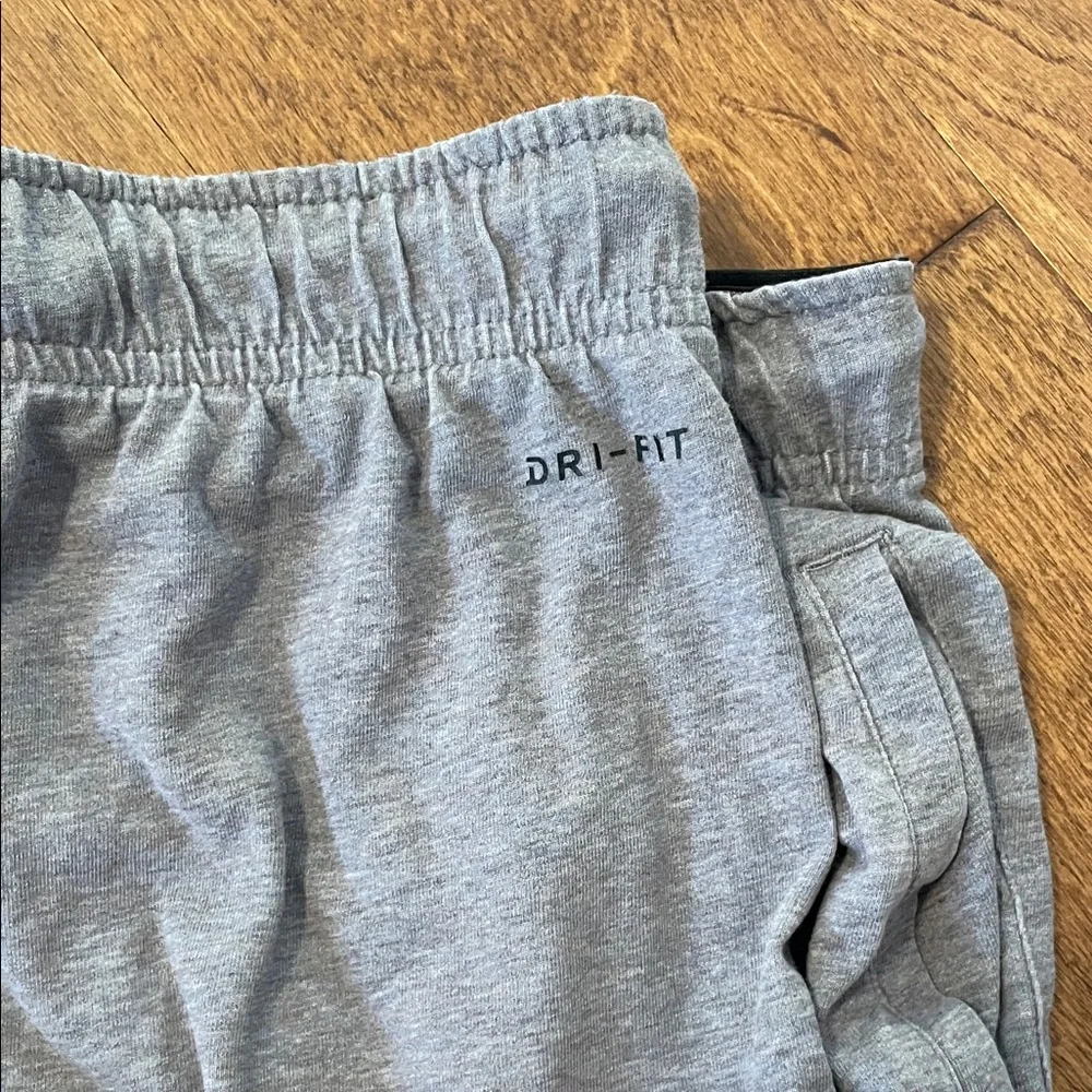 Nike Men's Athletic Gray Shorts - Picture 2 of 4